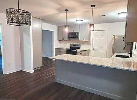 7895 Pavilion Dr — Photo 17