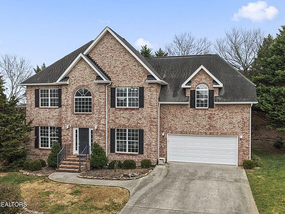 3rd image of 492 Glenshire Ln