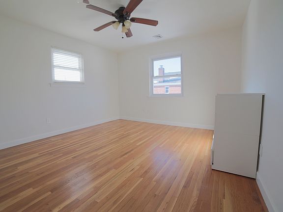 4th image of 2857 Dudley Ave #1