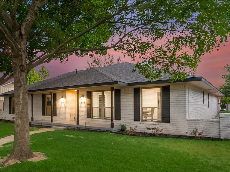 7754 Querida Ln — Photo 9