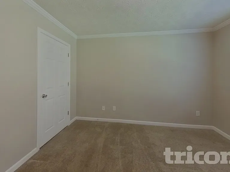 315 Avonlea Dr — Photo 11
