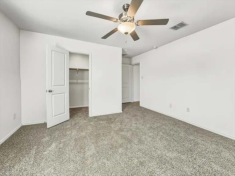 2412 Haymarket Rd — Photo 5