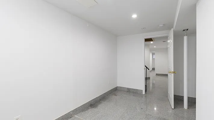 Rented by Nooklyn NYC LLC | media 27