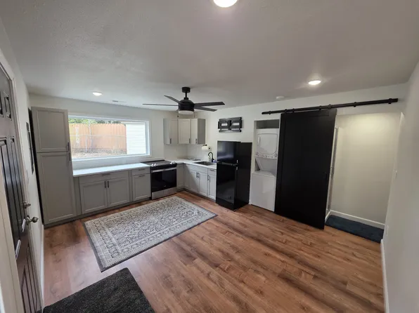 3182 Badger Rd, North Pole, AK 99705