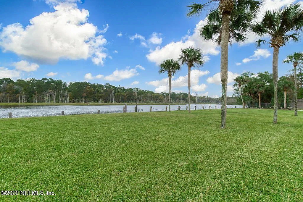 2 bed, 2.0 bath, 992 sqft, $1,200 — Photo 4