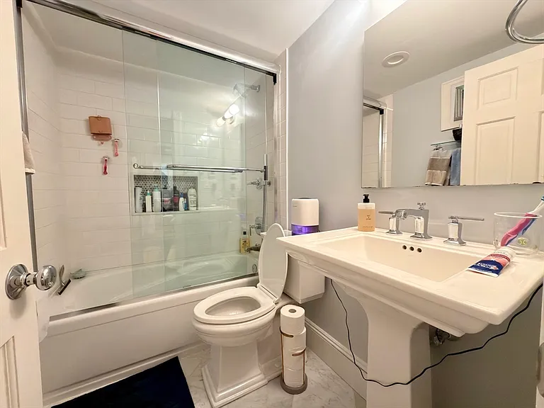 41 Pinckney St #B — Photo 14