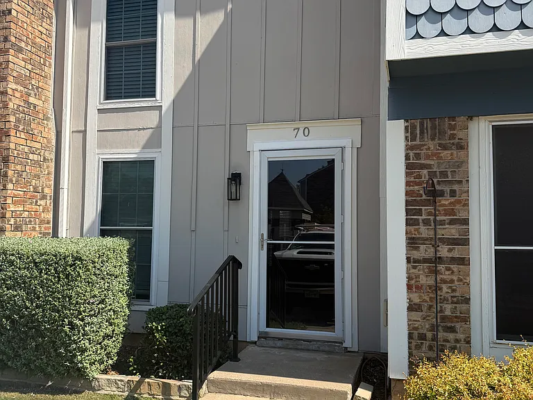 70 Winchester Dr — Photo 1