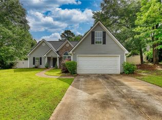 556 Walton Dr, Social Circle, GA 30025