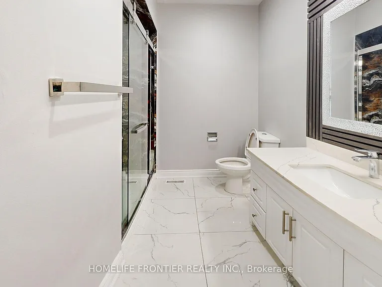 337 Hansen Rd N #UPPER — Photo 13