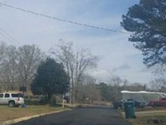 Exterior Neighborhood (street photo)