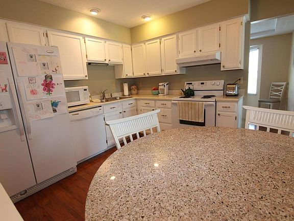 4th image of 8255 Priestley Dr