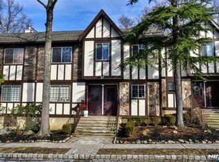 3707 Mark Twain Way, Mahwah, NJ 07430
