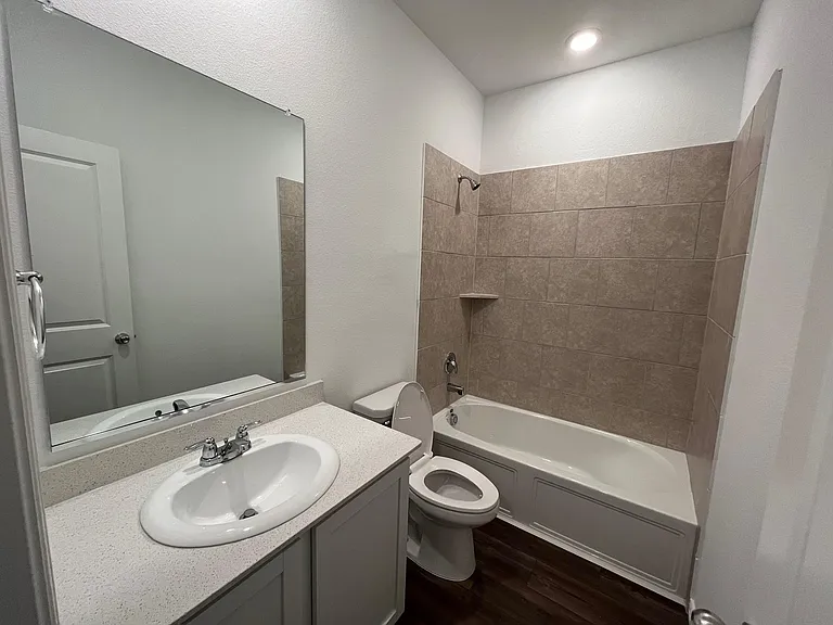 5628 Elwood Dr — Photo 13