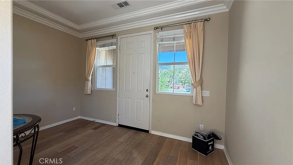 4 bed, 3.5 bath, 3253 sqft, $4,200 — Photo 2