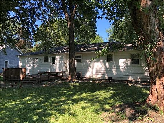 2nd image of 306 S Elm St