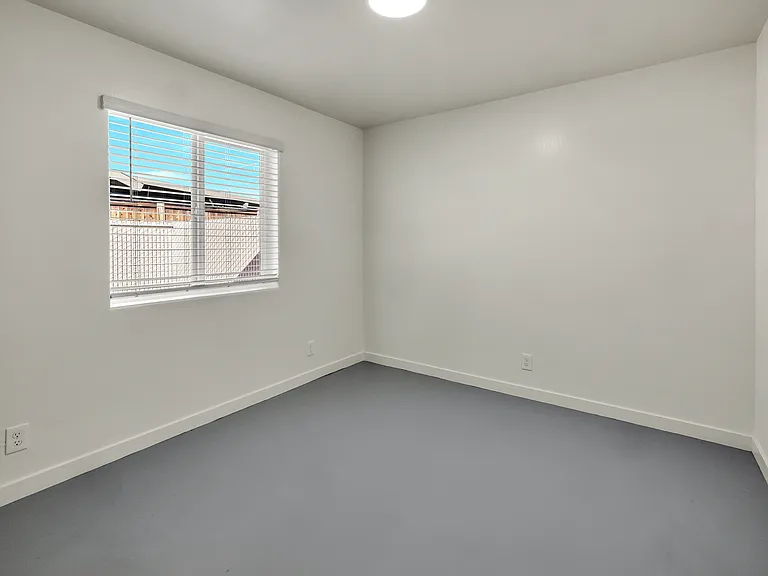 1340 W Mariposa Ave — Photo 11
