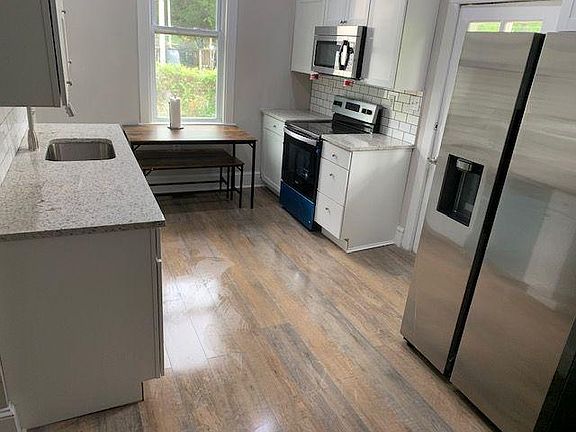3rd image of 2411 Lamb Ave #13526971