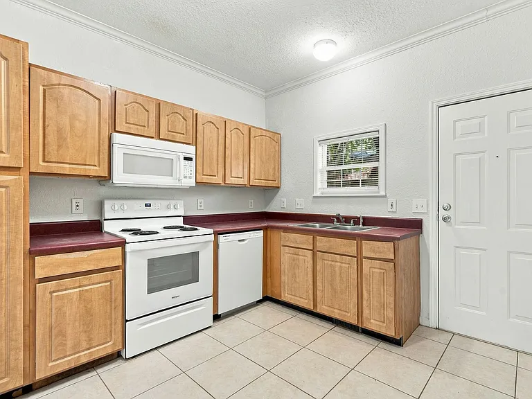 114 Cedar St — Photo 64