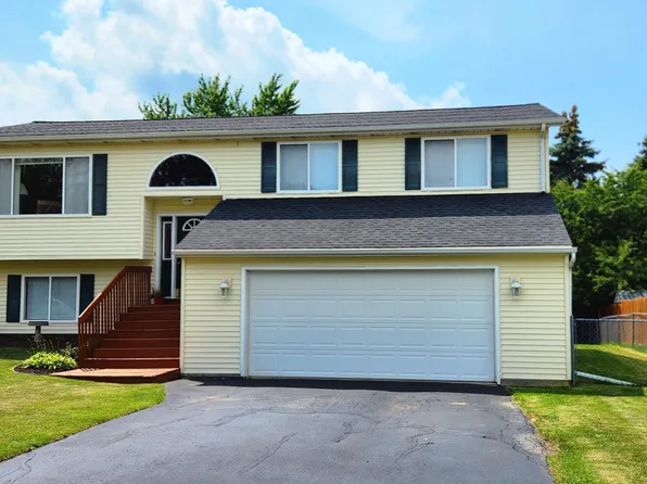 430 Symphony Cir, Saint Joseph, MI 49085