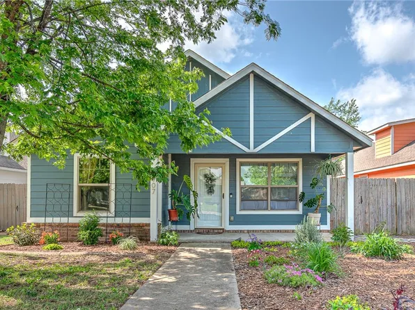3907 SW Ridgepointe Ave, Bentonville, AR 72712