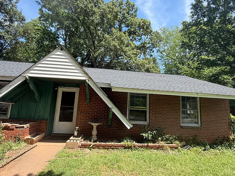 806 W Sugar Creek Rd — Photo 1