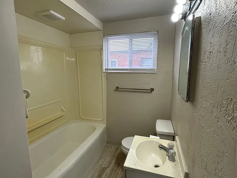 2607 Poplar Court — Photo 8