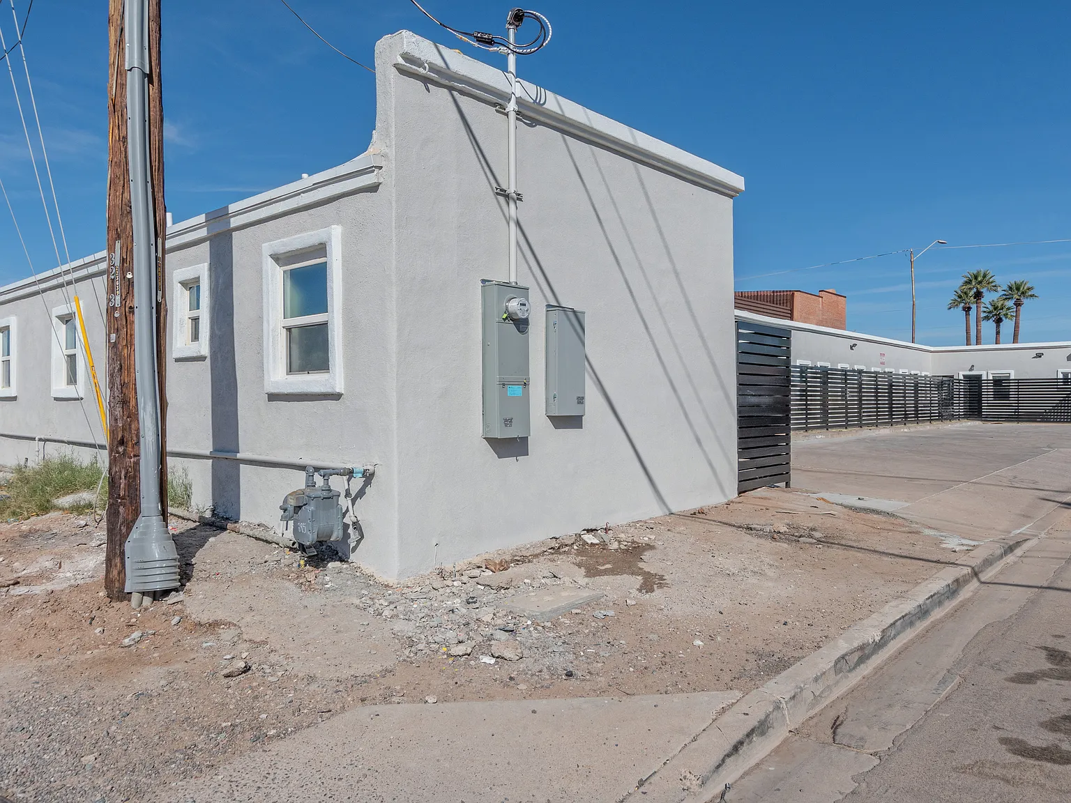 Studios on Van Buren — Photo 2