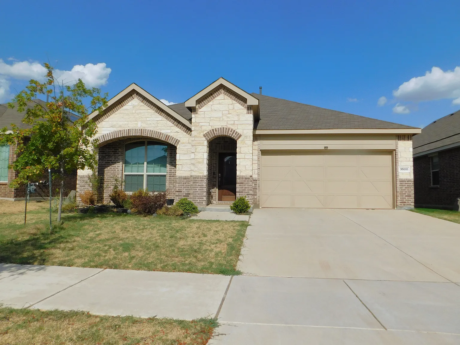 4 bed, 1834 sqft, $2,295 — Photo 1