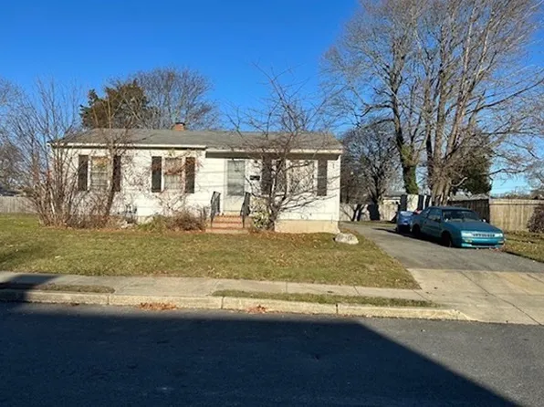 79 Seymour St, New Bedford, MA 02744