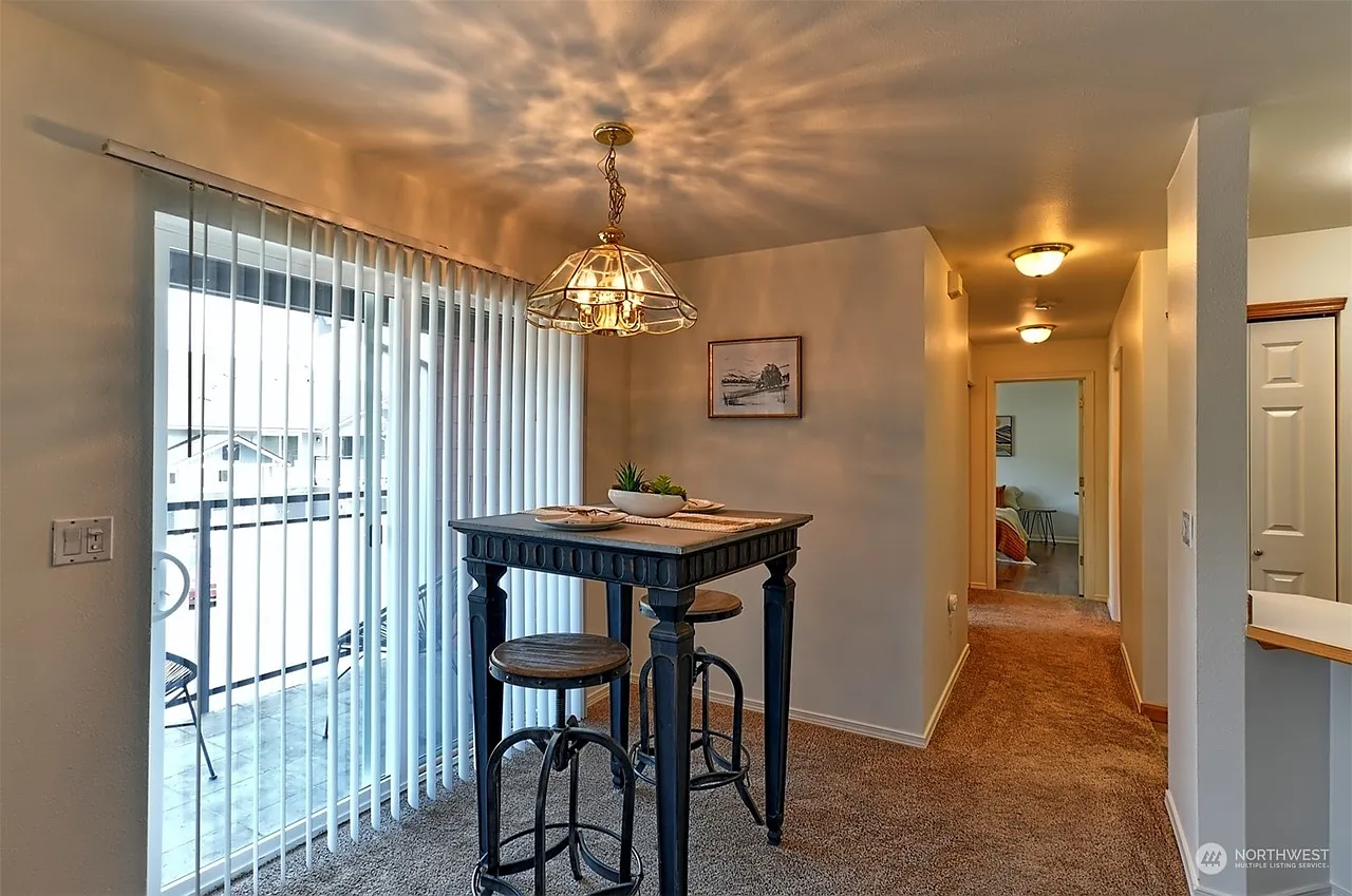 2 bed, 1075 sqft, $2,500 — Photo 4