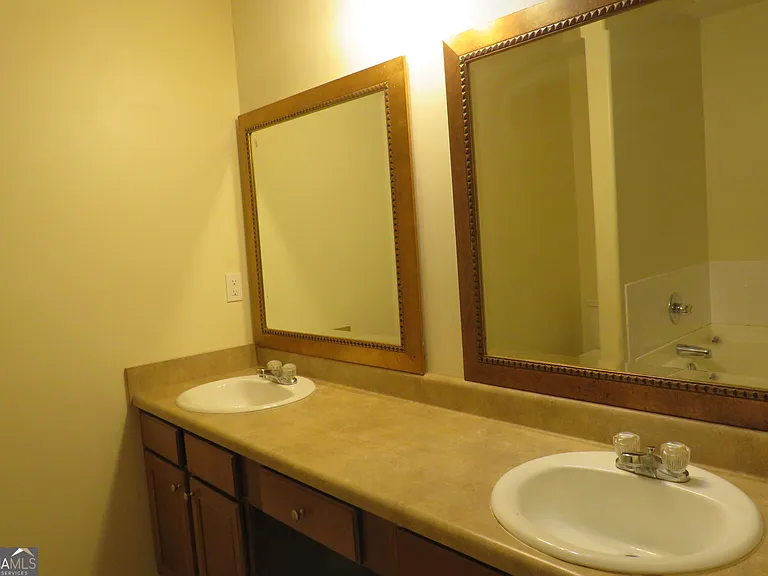 2718 Rocky Ct S — Photo 20