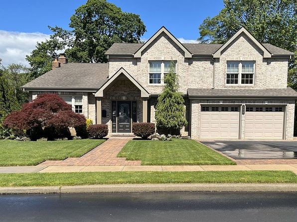 110 Peachtree Dr