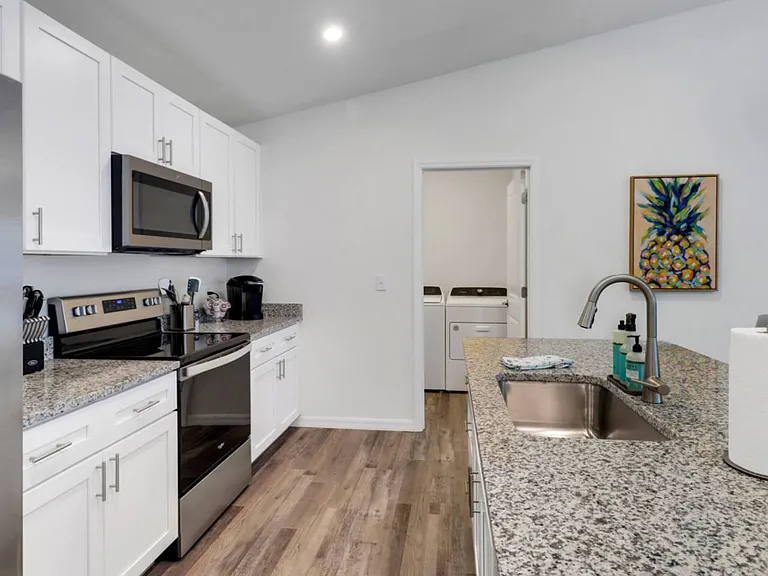 1120 NW 21st Pl — Photo 12