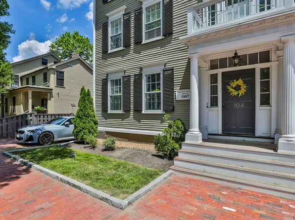 104 High St Unit F, Newburyport, MA 01950