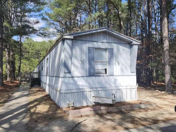3013 Michelle Dr, Selma, NC 27576