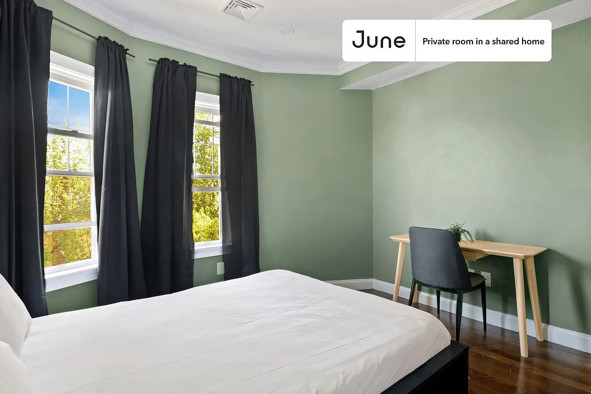 Queen bedroom in 4 bed/1.5 bath home in Somerville #547 C — Photo 2