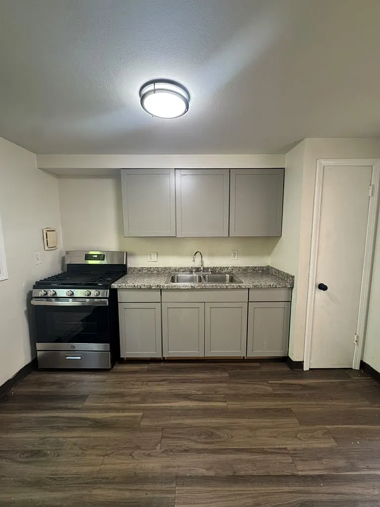 2 bed, 800 sqft, $1,200 — Photo 1