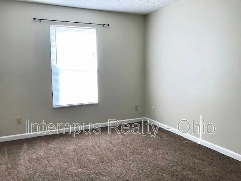 129 Lofton Cir — Photo 13