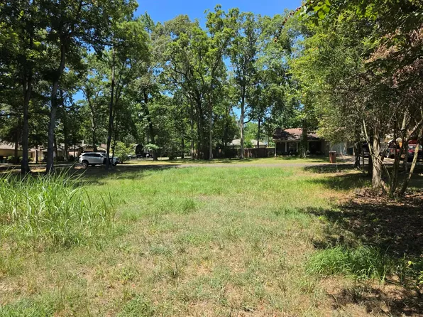 288 Apple Valley Dr, Conroe, TX 77304