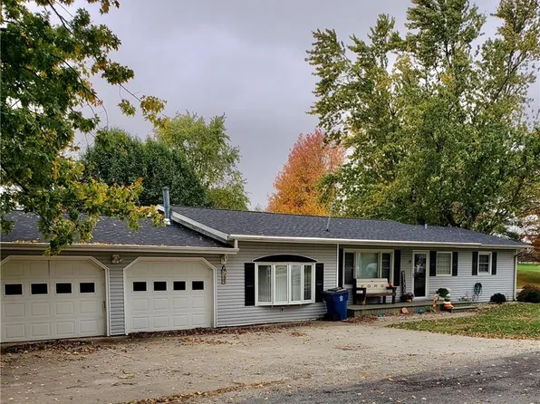 12 Jeffrey Ln, Newton, IL 62448