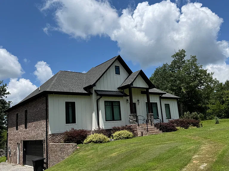 621 Pike Dr — Photo 3