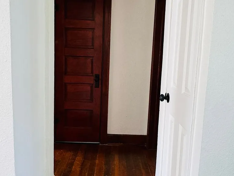 2115 N Weller Ave — Photo 16