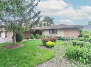 69 Grange Rd, Elk Grove Village, IL 60007