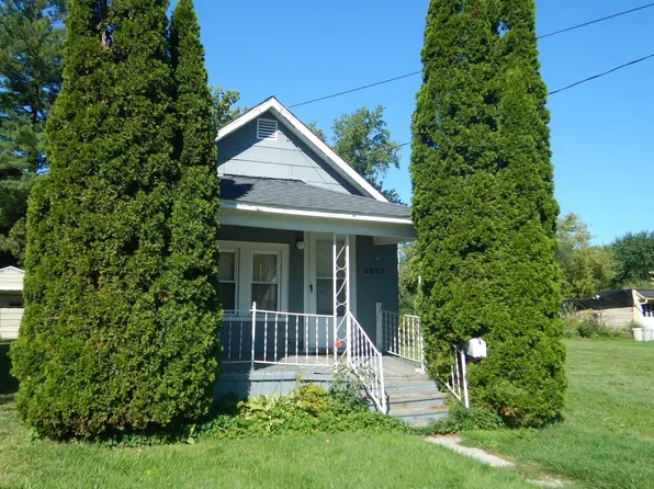 2237 N Charles St, Saginaw, MI 48602