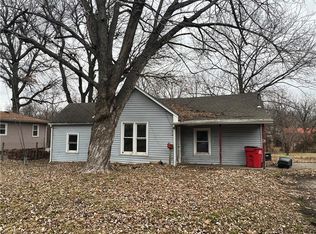 703 S Niagara St, Holden, MO 64040