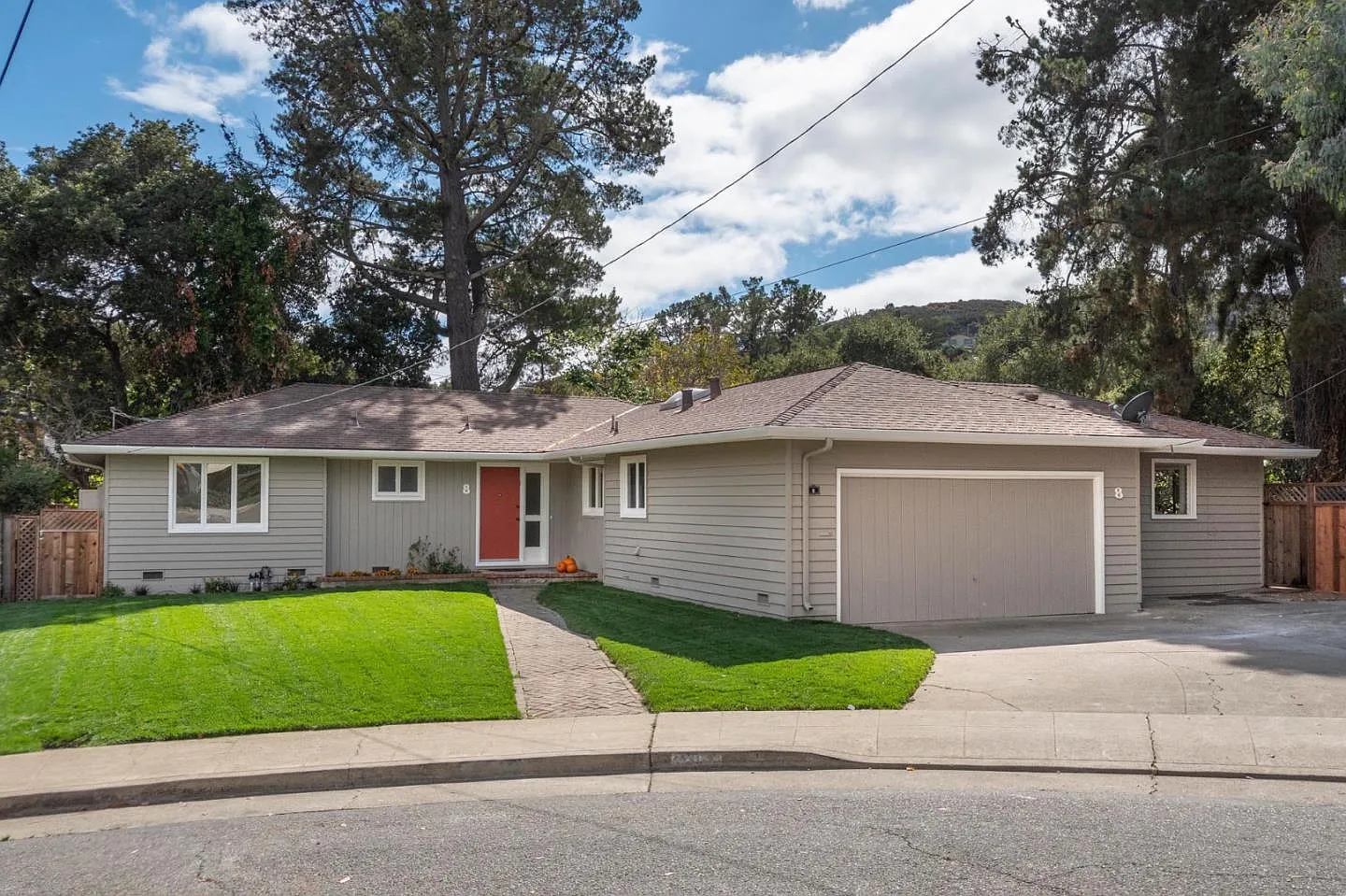 8 Hillsdale Pl photo 1
