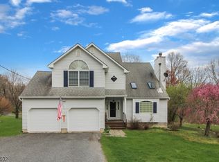 35 Koeck Rd, Columbia, NJ 07832