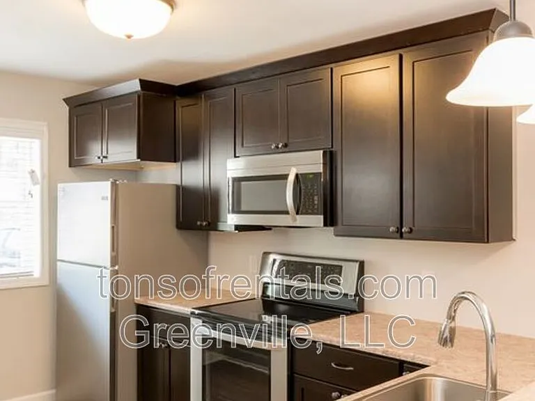 111 Becky Don Dr #7 — Photo 2