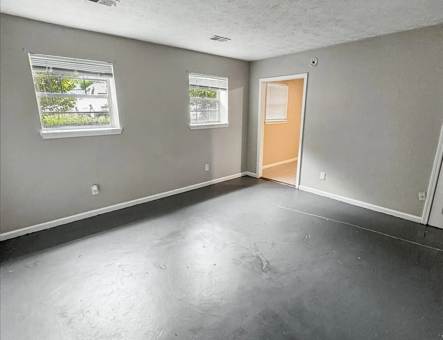 1 bed, 1.0 bath, $925 — Photo 4