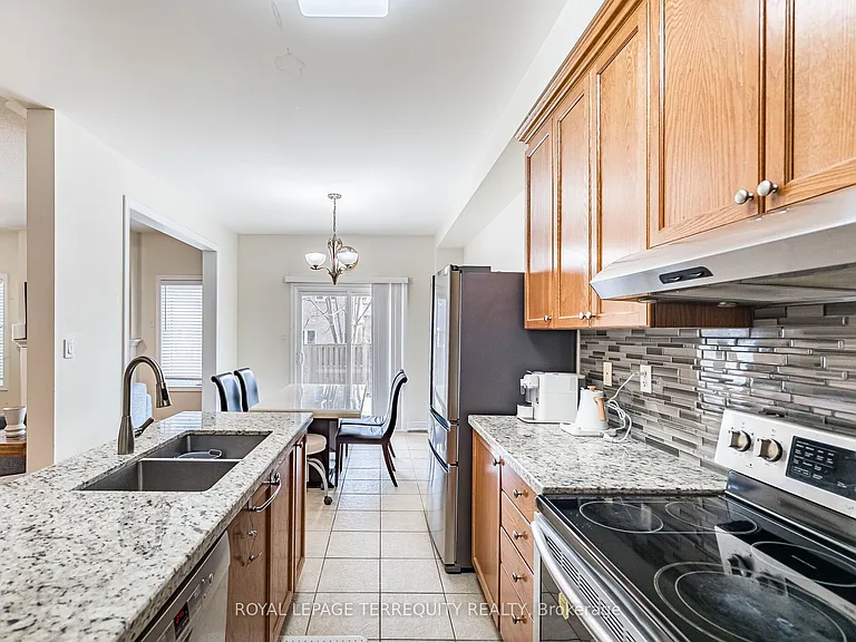 3926 Candlelight Dr — Photo 27